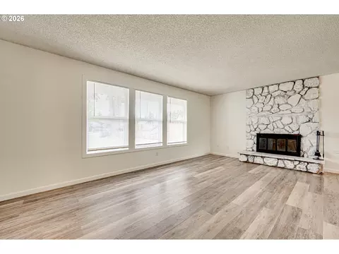 Living - 2021 35th Ave, Longview, WA 98632 photo 1 of 2