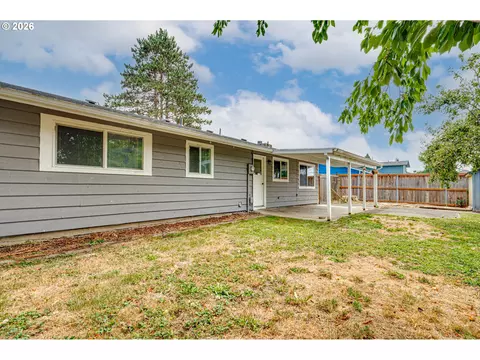 Exterior - 2021 35th Ave, Longview, WA 98632 photo 3 of 5