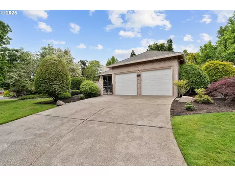 32680 SW Lake Point Ct, Wilsonville, OR 97070