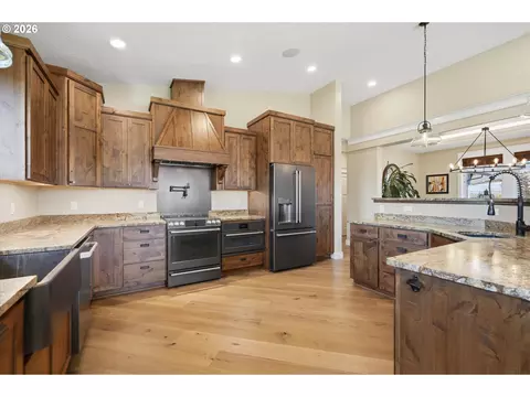Kitchen - 66556 Boyd Loop Rd, Dufur, OR 97021 photo 1 of 4