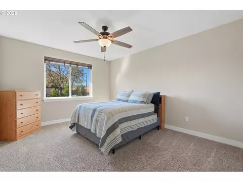 Bedroom - 66556 Boyd Loop Rd, Dufur, OR 97021 photo 3 of 4