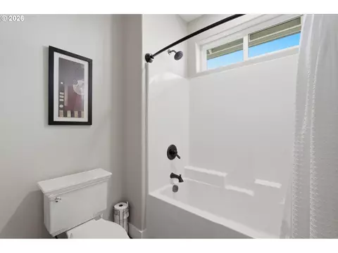 Bath - 66556 Boyd Loop Rd, Dufur, OR 97021 photo 5 of 5