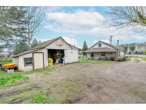 Exterior - 7830 SE 267th Ave, Gresham, OR 97080 photo 6 of 10