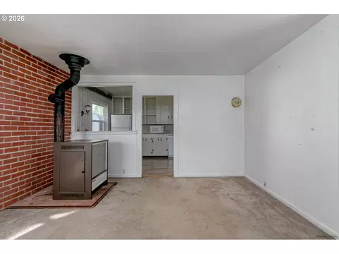 Living - 7830 SE 267th Ave, Gresham, OR 97080 photo 2 of 4