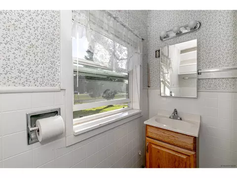 Bath - 7830 SE 267th Ave, Gresham, OR 97080 photo 2 of 2