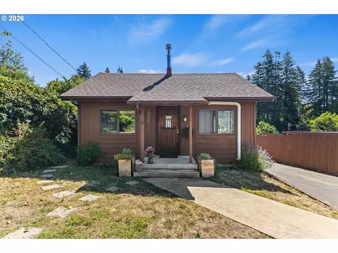 558 N Elliott St, Coquille, OR 97423