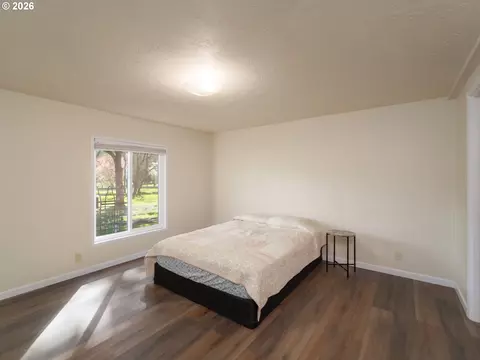 Bedroom - 238 Ball Ln, Riddle, OR 97469 photo 1 of 3