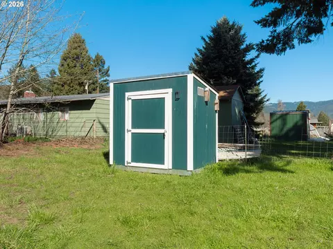 Exterior - 238 Ball Ln, Riddle, OR 97469 photo 2 of 5