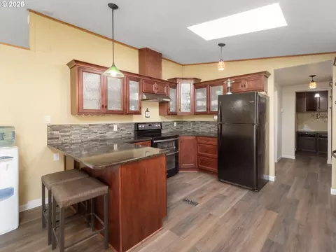 Kitchen - 238 Ball Ln, Riddle, OR 97469 photo 2 of 2