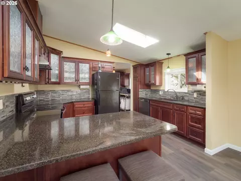 Kitchen - 238 Ball Ln, Riddle, OR 97469 photo 1 of 2