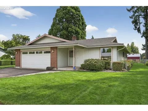 1240 N Juniper St, Canby, OR 97013
