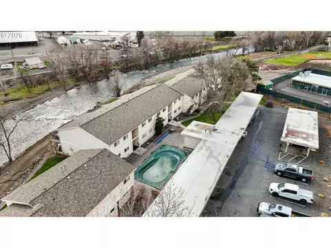 1900 NW Carden Ave #22, Pendleton, OR 97801