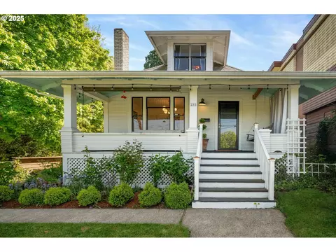 210 SE 60th Ave, Portland, OR 97215