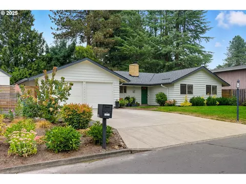 8975 SW Homewood St, Portland, OR 97225