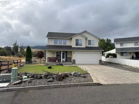 2002 Scorpio Dr, La Grande, OR 97850