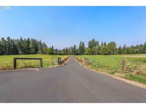 26124 SE 452nd Ave, Sandy, OR 97055