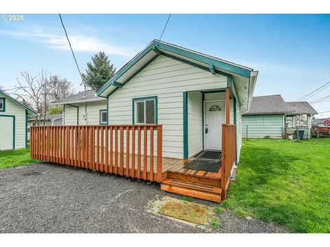 1100 S 7th Ave, Kelso, WA 98626