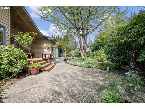 Exterior - 86 Green Ln, Eugene, OR 97404 photo 2 of 10