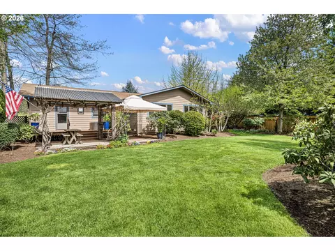 Exterior - 86 Green Ln, Eugene, OR 97404 photo 9 of 10