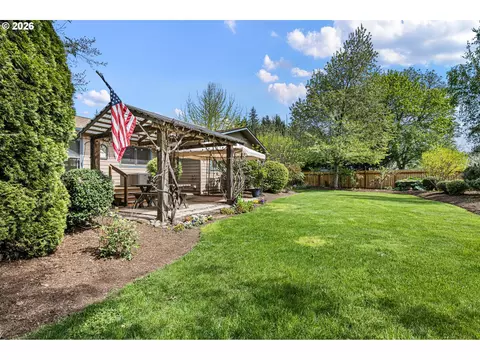 Exterior - 86 Green Ln, Eugene, OR 97404 photo 8 of 10