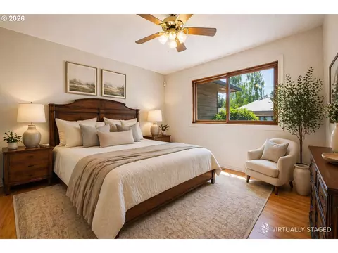 Bedroom - 86 Green Ln, Eugene, OR 97404 photo 1 of 5