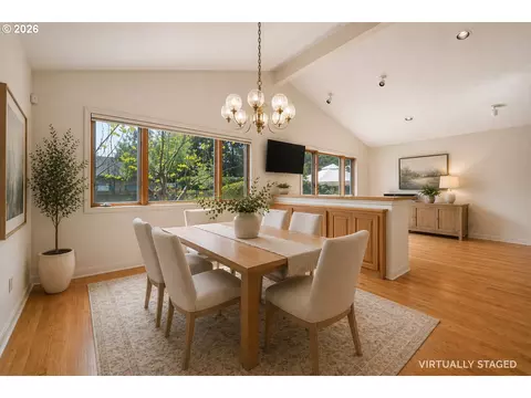 Dining - 86 Green Ln, Eugene, OR 97404 photo 1 of 3