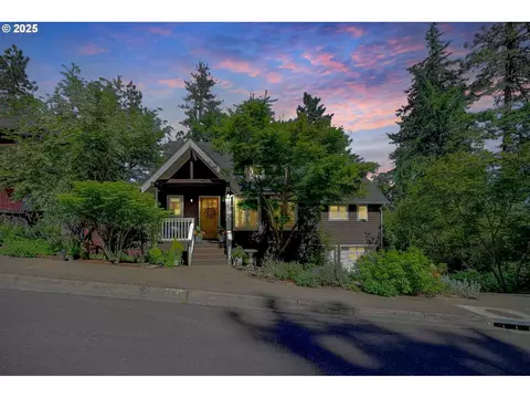 151 Spencers Crest Dr, Eugene, OR 97405