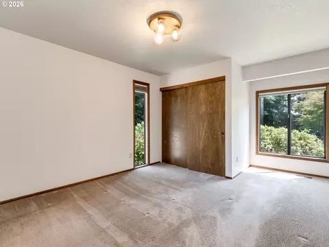 Bedroom - 15995 NEilers Rd, Aurora, OR 97002 photo 3 of 3