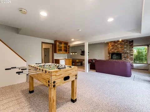Living - 15995 NEilers Rd, Aurora, OR 97002 photo 6 of 6