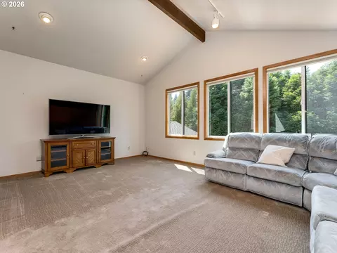 Living - 15995 NEilers Rd, Aurora, OR 97002 photo 2 of 6