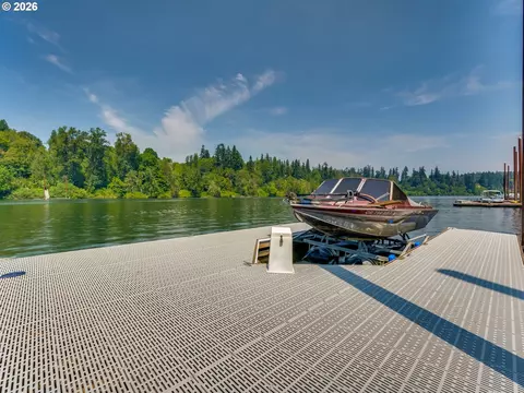 Exterior - 15995 NEilers Rd, Aurora, OR 97002 photo 1 of 11