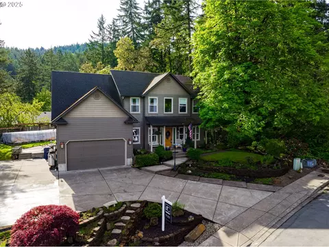 1187 S 69th St, Springfield, OR 97478