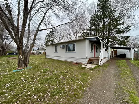 400 D St, Dallesport, WA 98617