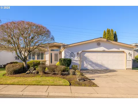 4055 Royal Ave #8, Eugene, OR 97402