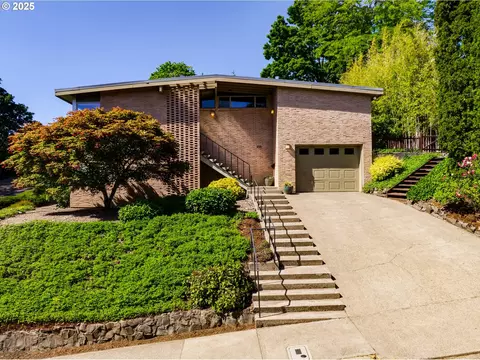 495 W 27th Ave, Eugene, OR 97405