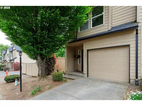 13949 Beavercreek Rd #107, Oregon City, OR 97045
