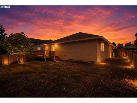 Exterior - 5087 SE 16th Dr, Gresham, OR 97080 photo 9 of 9