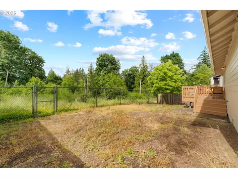 Exterior - 5087 SE 16th Dr, Gresham, OR 97080 photo 6 of 7