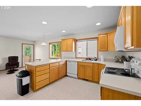 Kitchen - 5087 SE 16th Dr, Gresham, OR 97080 photo 1 of 6