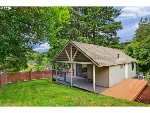 710 Wood Ln, Clatskanie, OR 97016