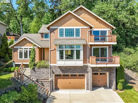 1522 N 4th Ct, Washougal, WA 98671