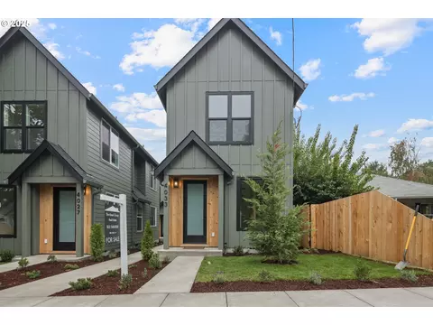 4033 SE Tibbetts St, Portland, OR 97202