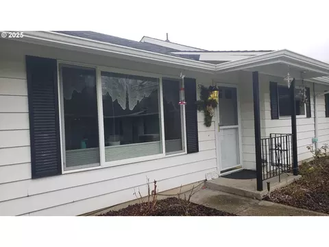 576 NE Fleming Ave, Gresham, OR 97030