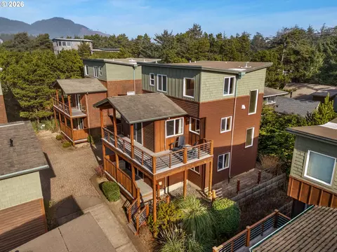 8934 Pelican Ln #6, Manzanita, OR 97130