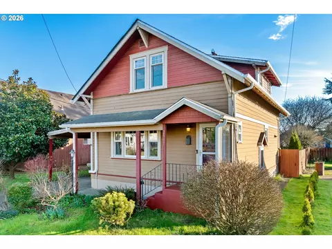 2507 6th St, Tillamook, OR 97141