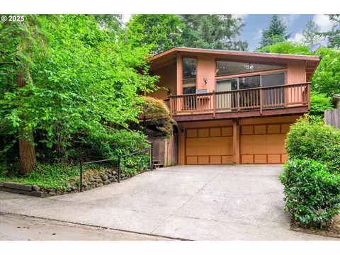 761 Foothill Dr, Eugene, OR 97405
