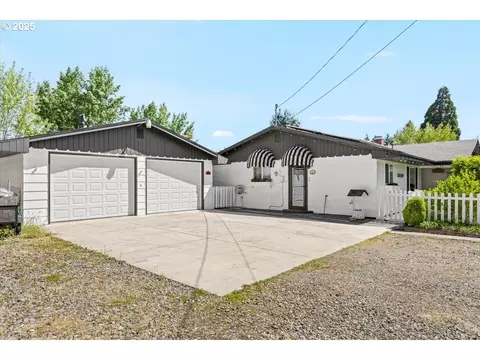 271 Woodland Dr, Winston, OR 97496