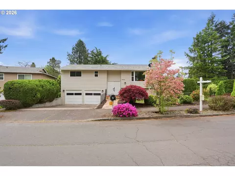 15904 SE Harrison St, Portland, OR 97233