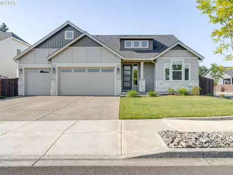 915 SE 35th St, Battle Ground, WA 98604