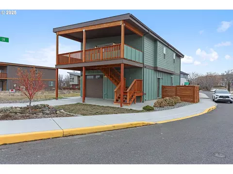 174 Blue Heron Ct, The Dalles, OR 97058